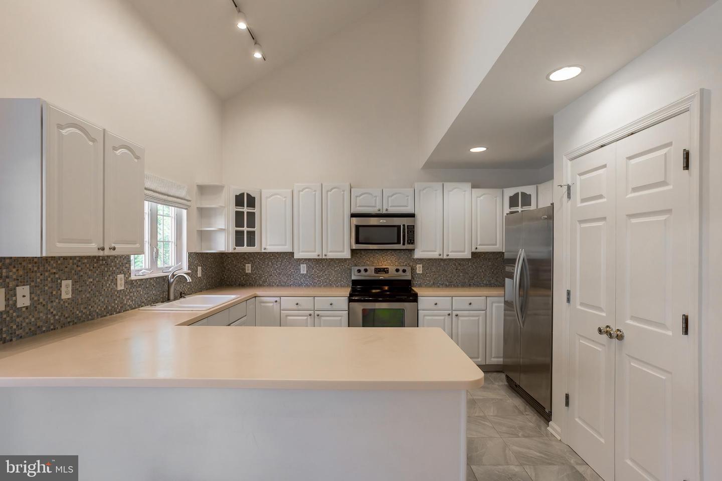 5709 Royal Mile Blvd Property Photo 11