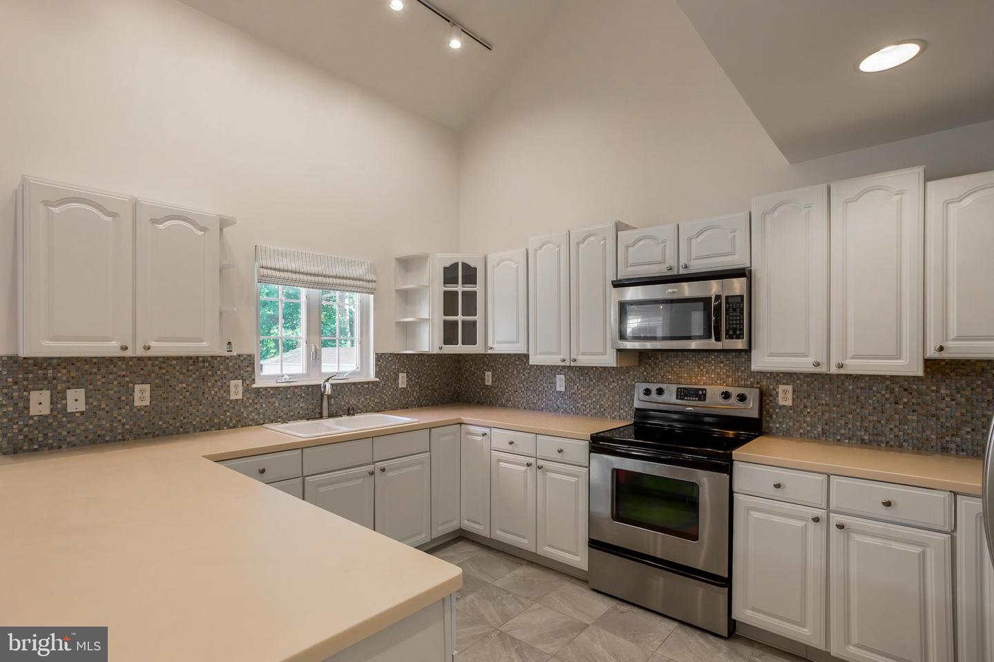 5709 Royal Mile Blvd Property Photo 12