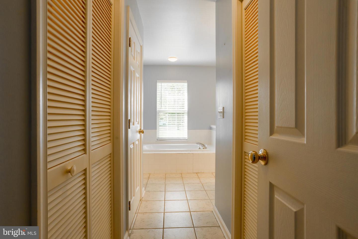 5709 Royal Mile Blvd Property Photo 26