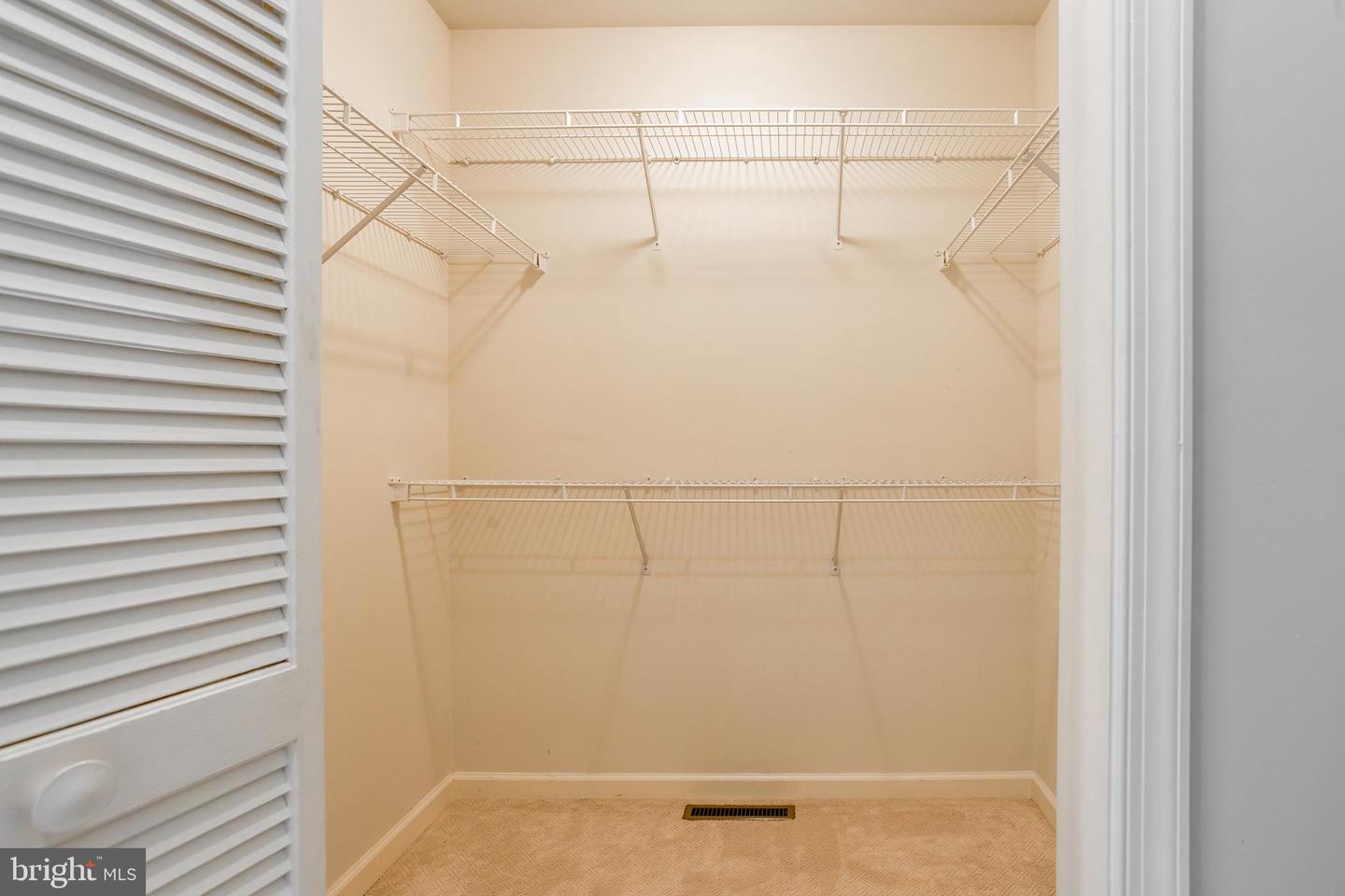5709 Royal Mile Blvd Property Photo 28