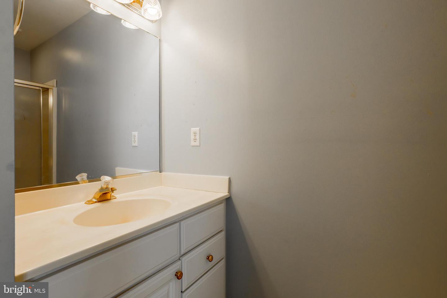 5709 Royal Mile Blvd Property Photo 32