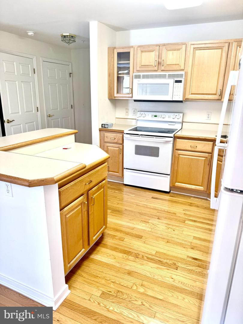 1105 S Schumaker Dr #b-200 Property Photo 6