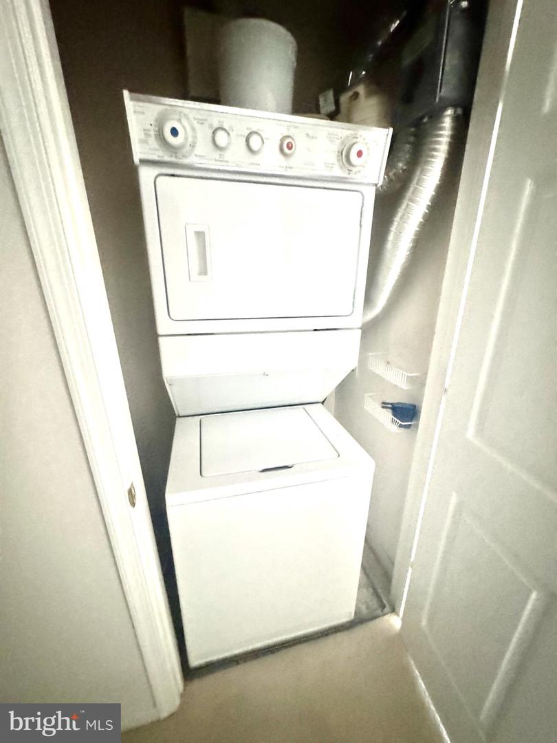 1105 S Schumaker Dr #b-200 Property Photo 11