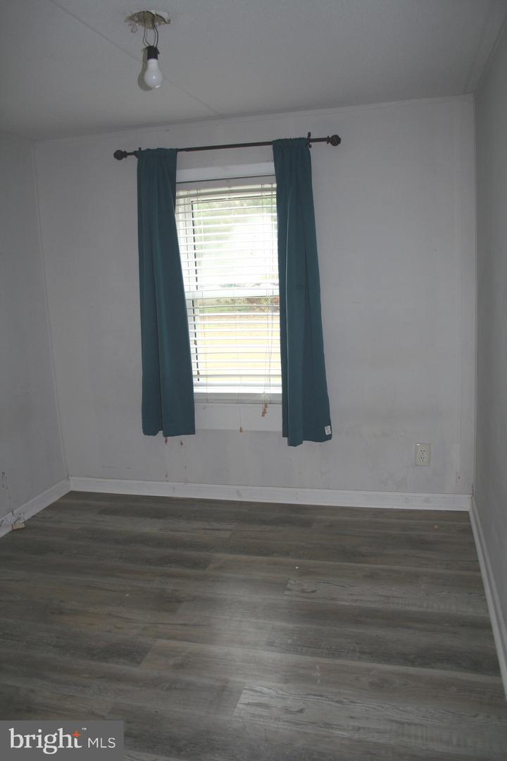 5850 Brook St Property Photo 5