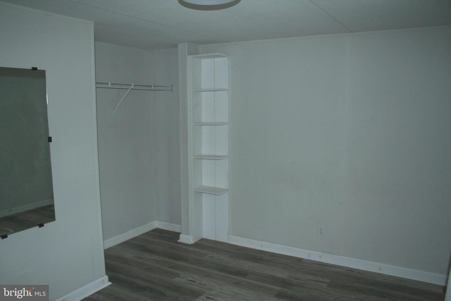 5850 Brook St Property Photo 11