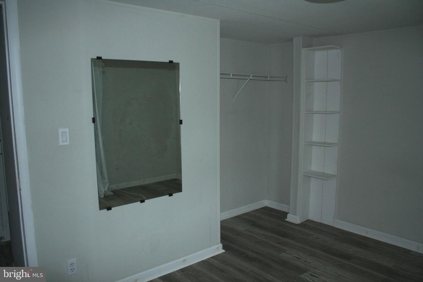 5850 Brook St Property Photo 12