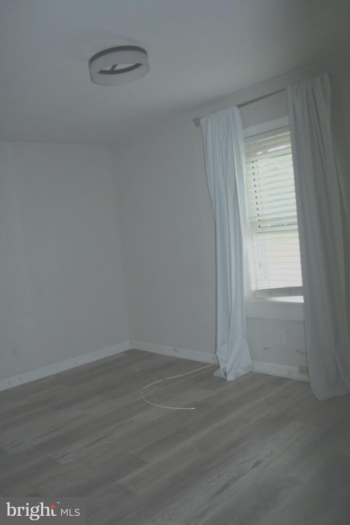 5850 Brook St Property Photo 13