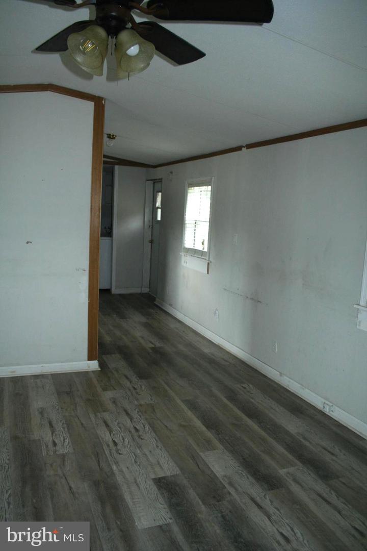 5850 Brook St Property Photo 14