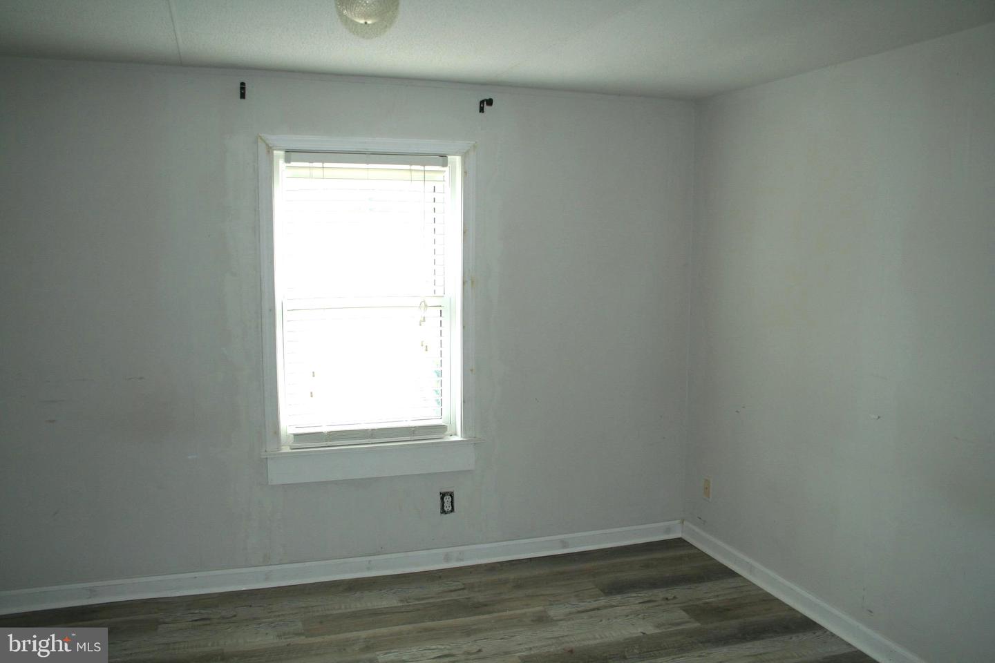 5850 Brook St Property Photo 19