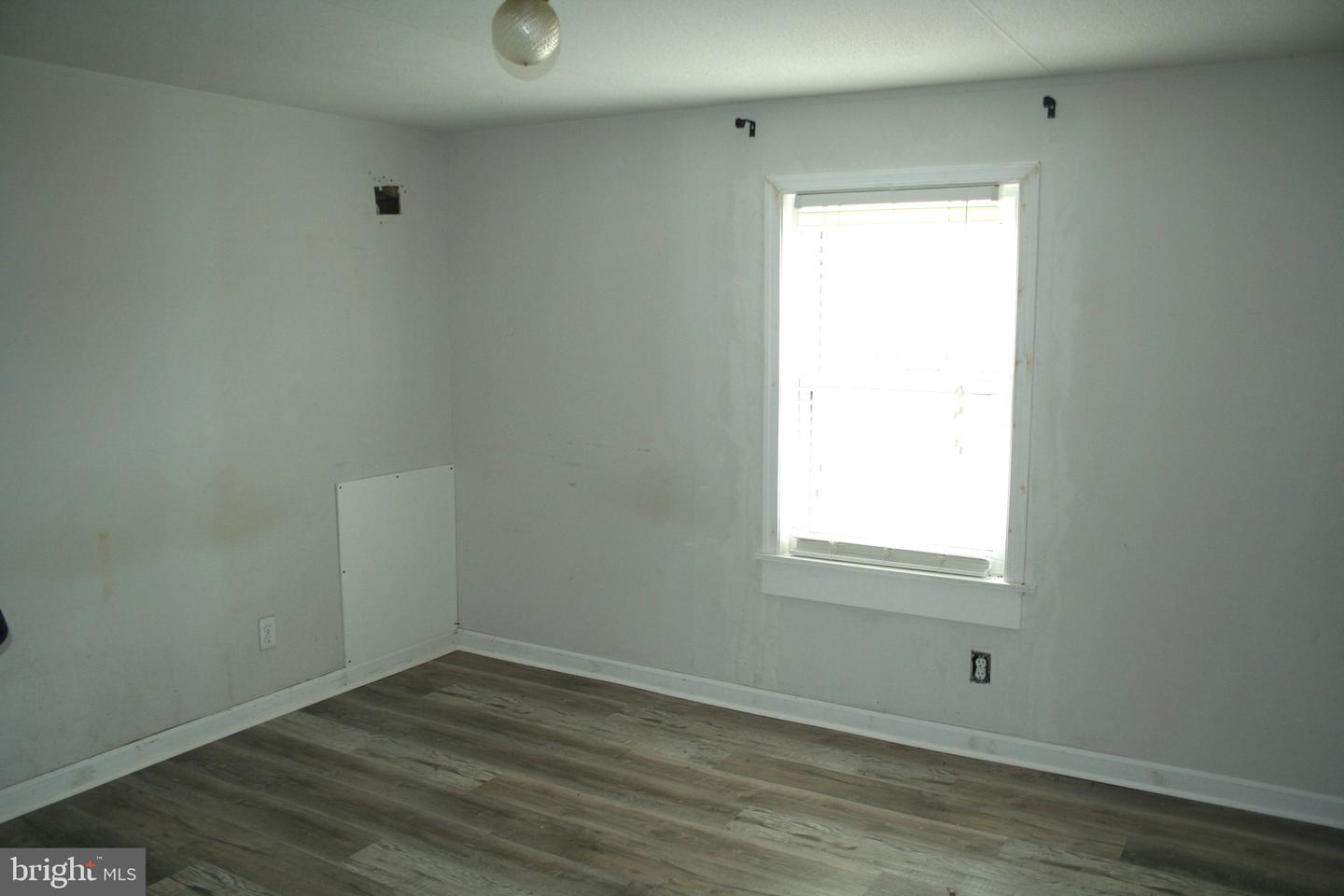5850 Brook St Property Photo 20