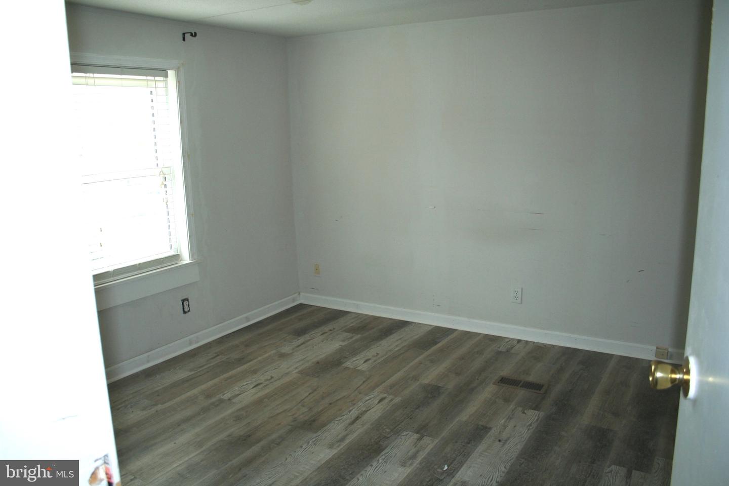 5850 Brook St Property Photo 21