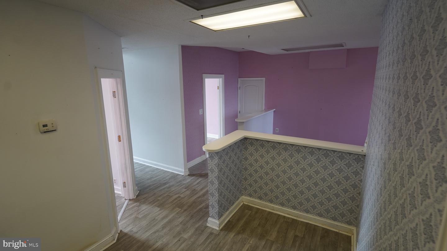 241 W Main St #a Property Photo 4
