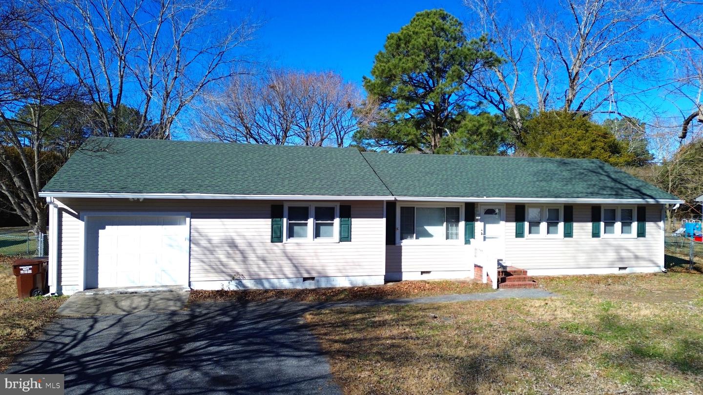 104 Walden Dr Property Photo 1