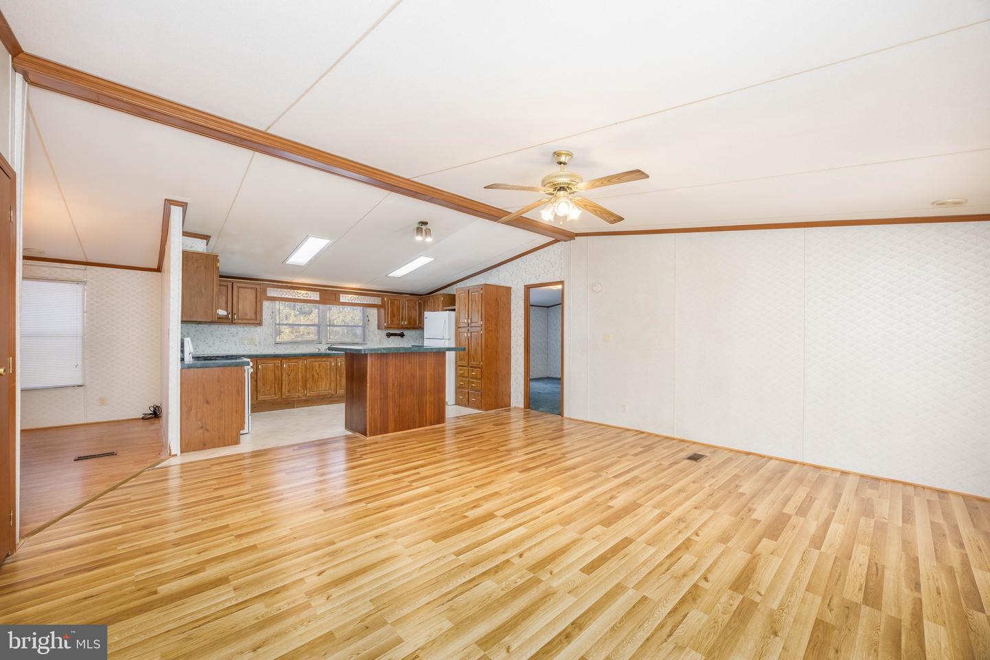 22147 Royal Oak Rd Property Photo 7