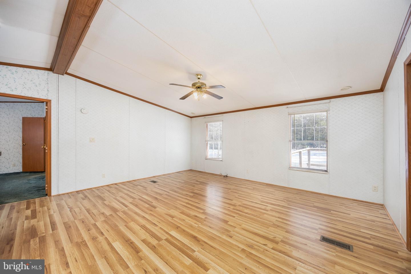 22147 Royal Oak Rd Property Photo 10