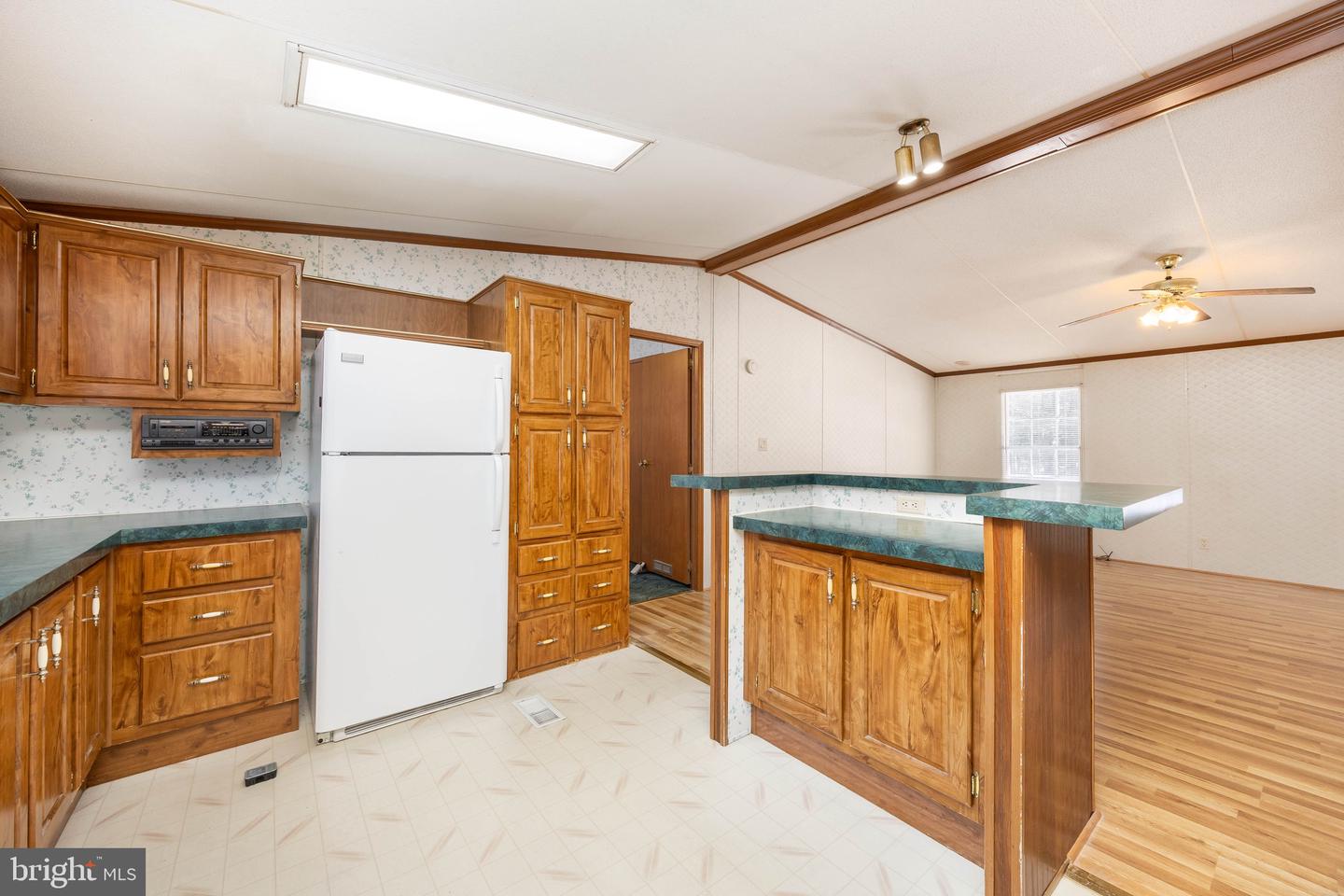 22147 Royal Oak Rd Property Photo 16