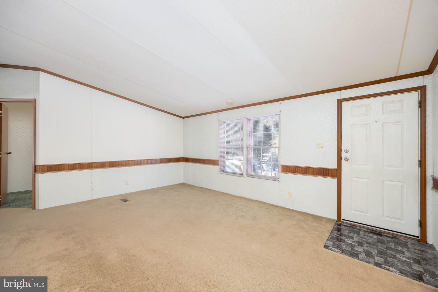22147 Royal Oak Rd Property Photo 23