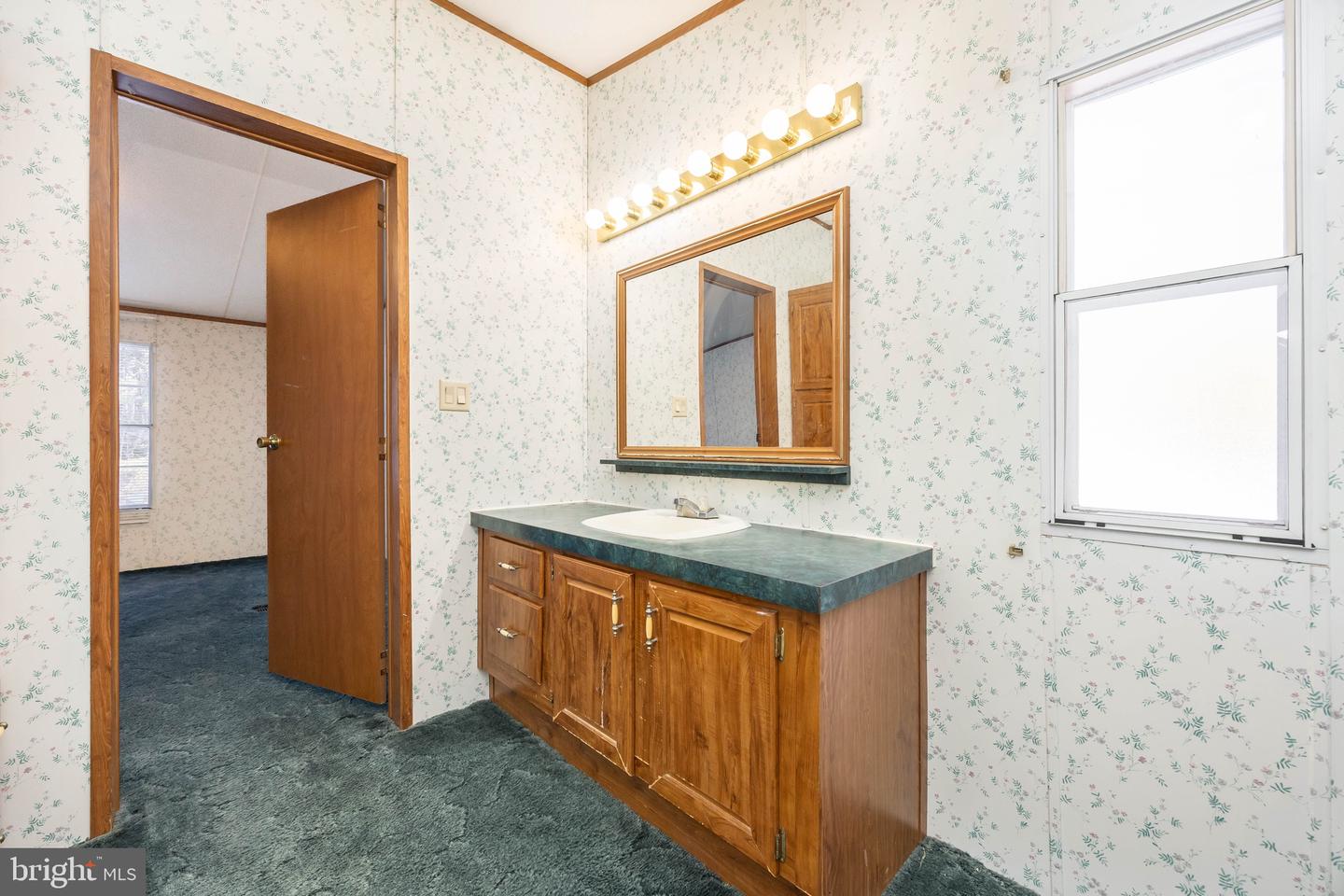 22147 Royal Oak Rd Property Photo 30
