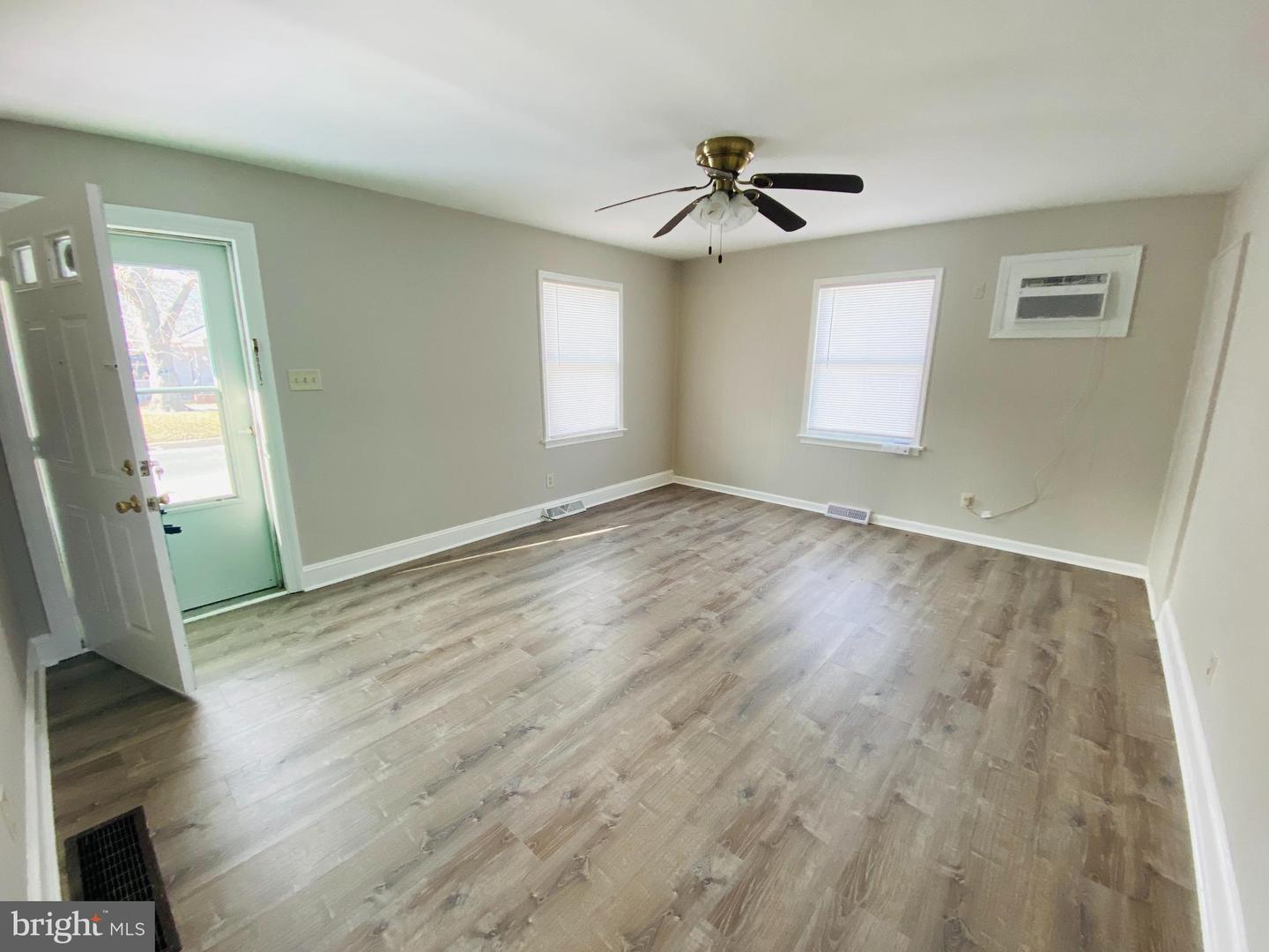 1007 Pierce Ave Property Photo 4