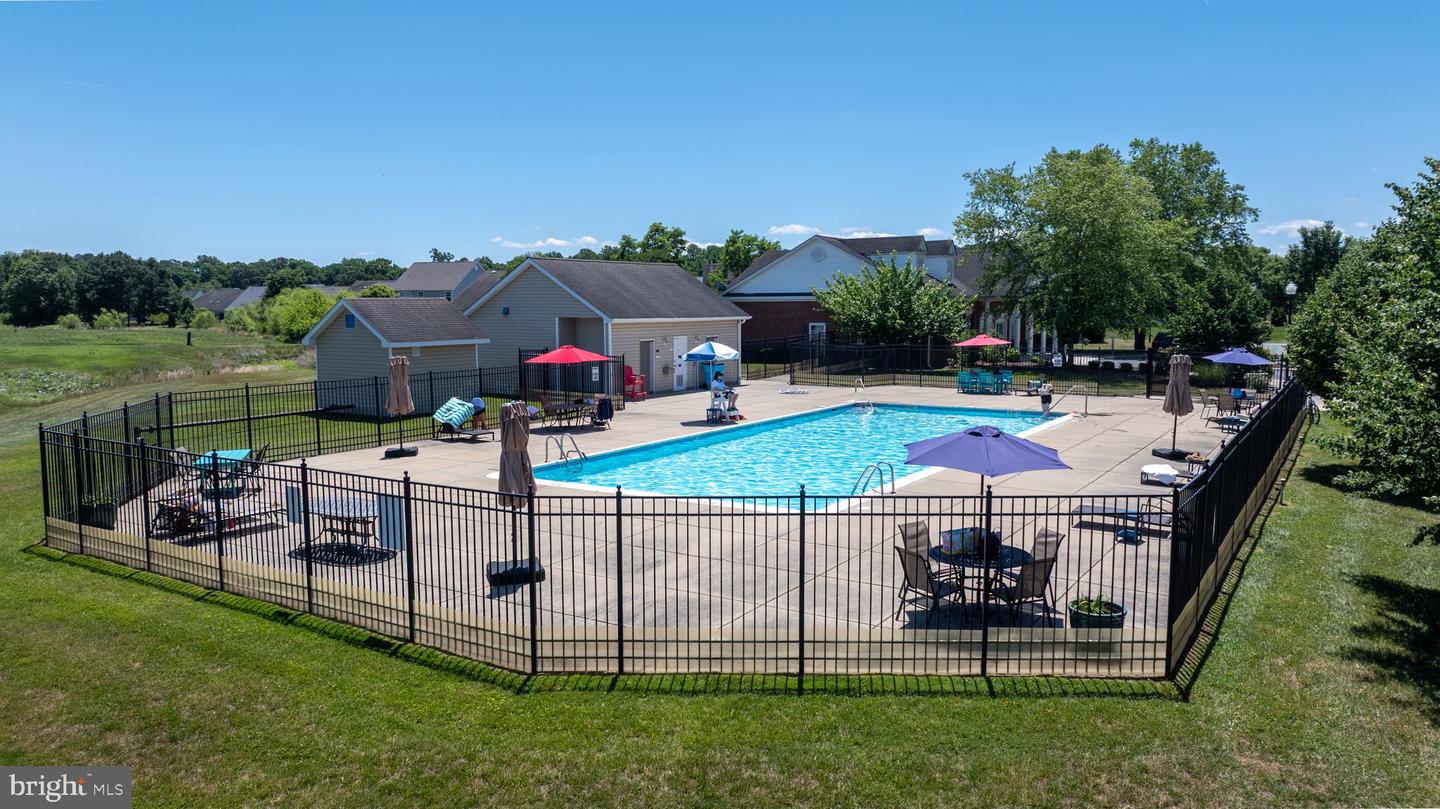 9016 Executive Club Dr Property Photo 3