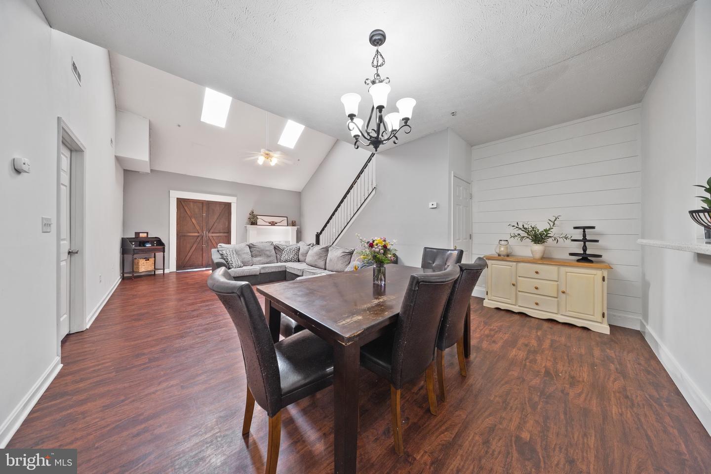 9016 Executive Club Dr Property Photo 4