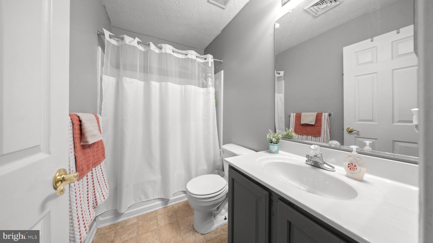 9016 Executive Club Dr Property Photo 23