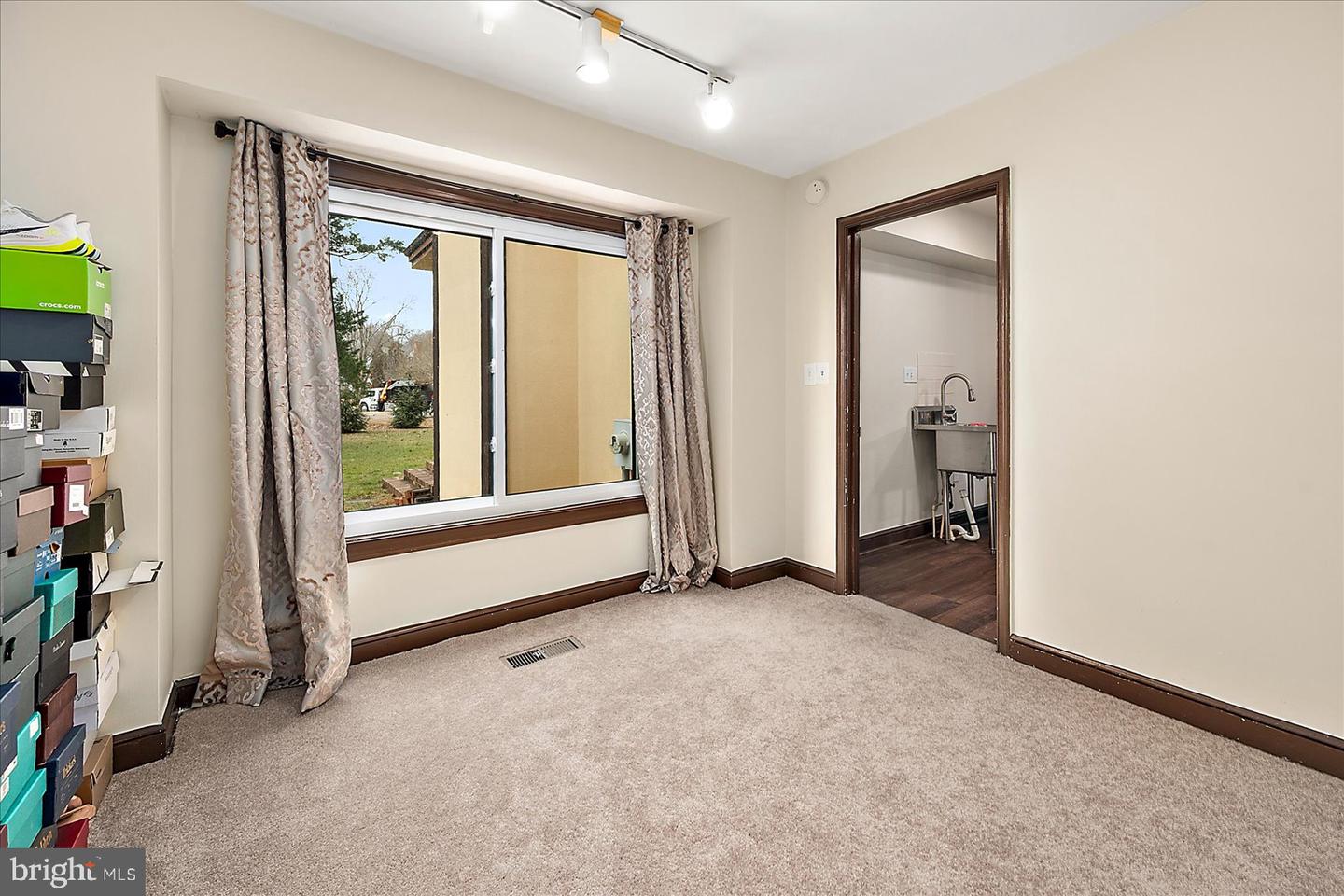 5660 Caledonia Dr Property Photo 41