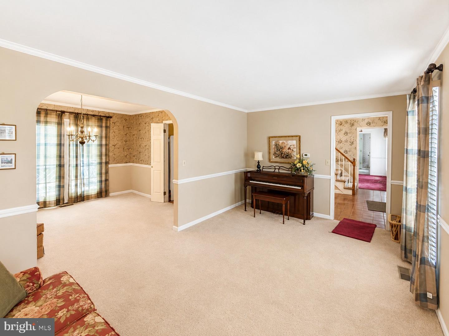 5211 Dove Point Ln Property Photo 6
