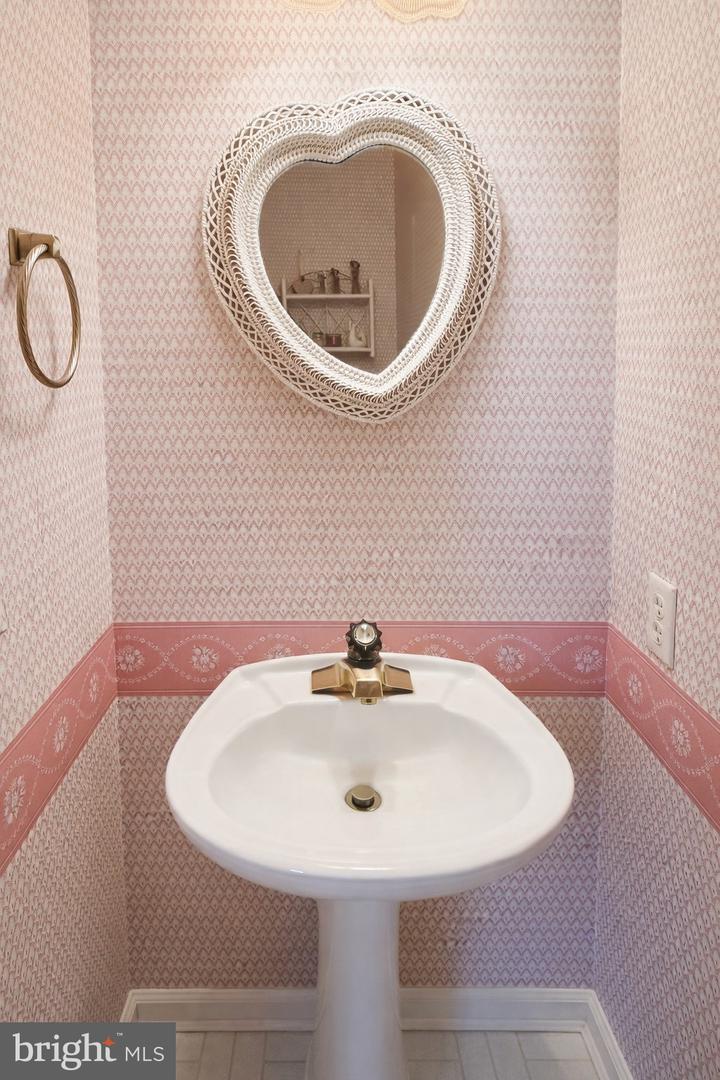5211 Dove Point Ln Property Photo 25