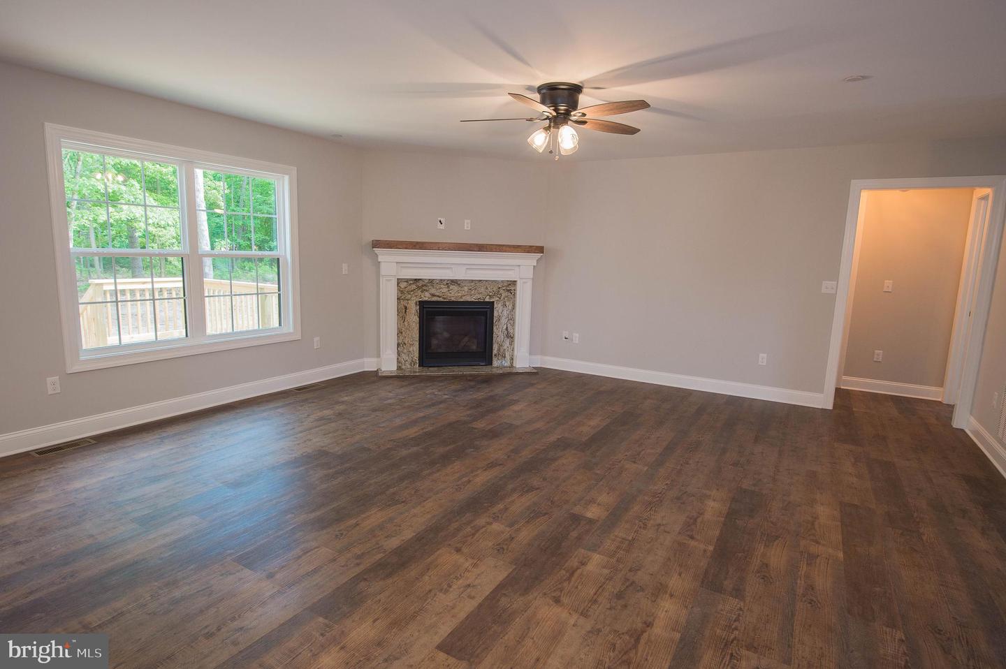 918 S Park Dr Property Photo 11