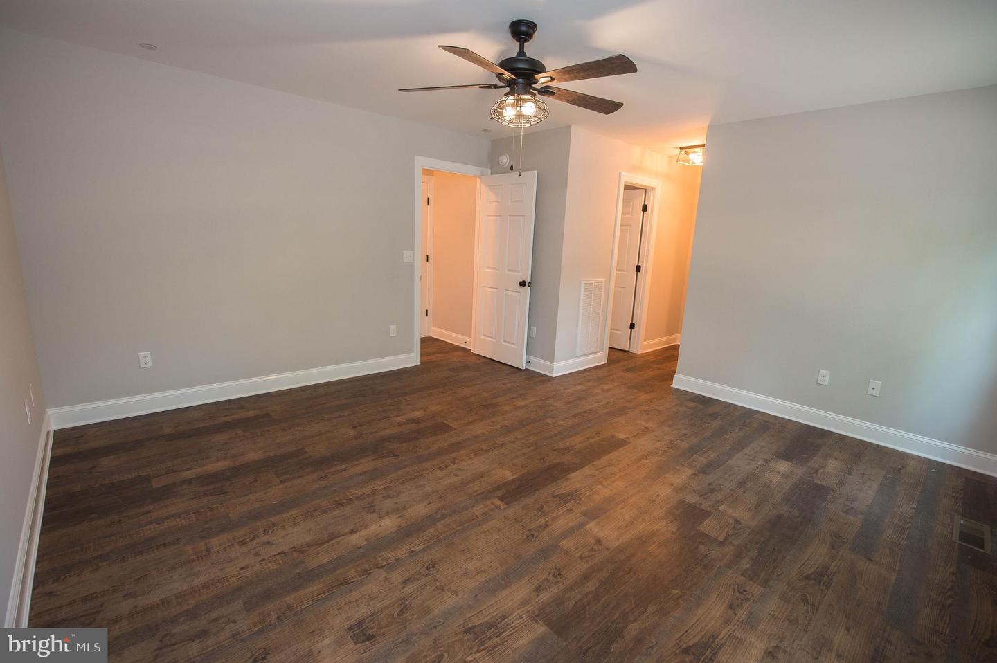 918 S Park Dr Property Photo 27
