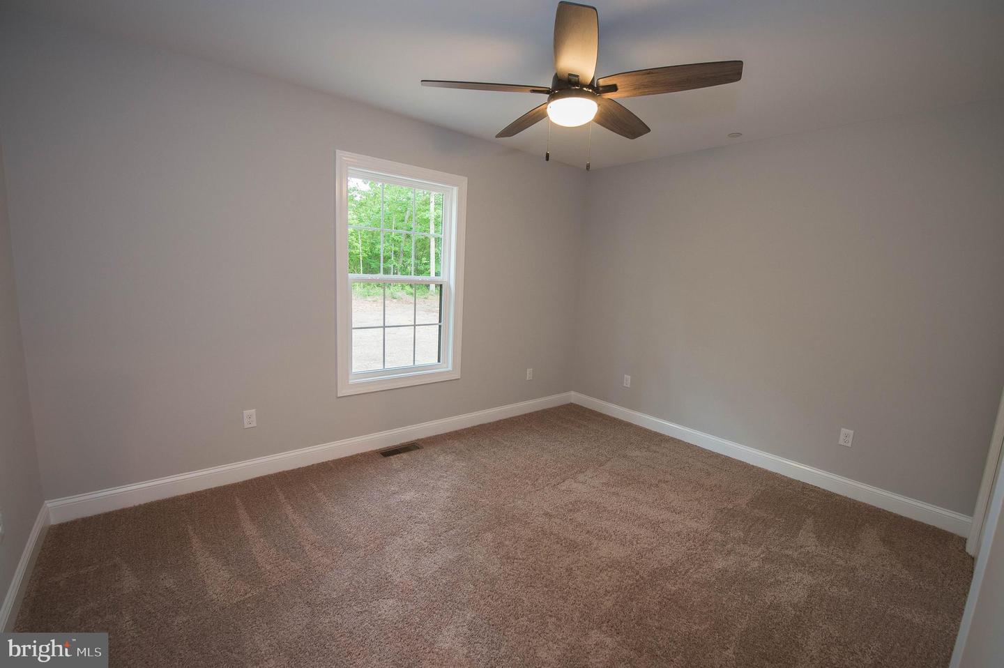 918 S Park Dr Property Photo 33