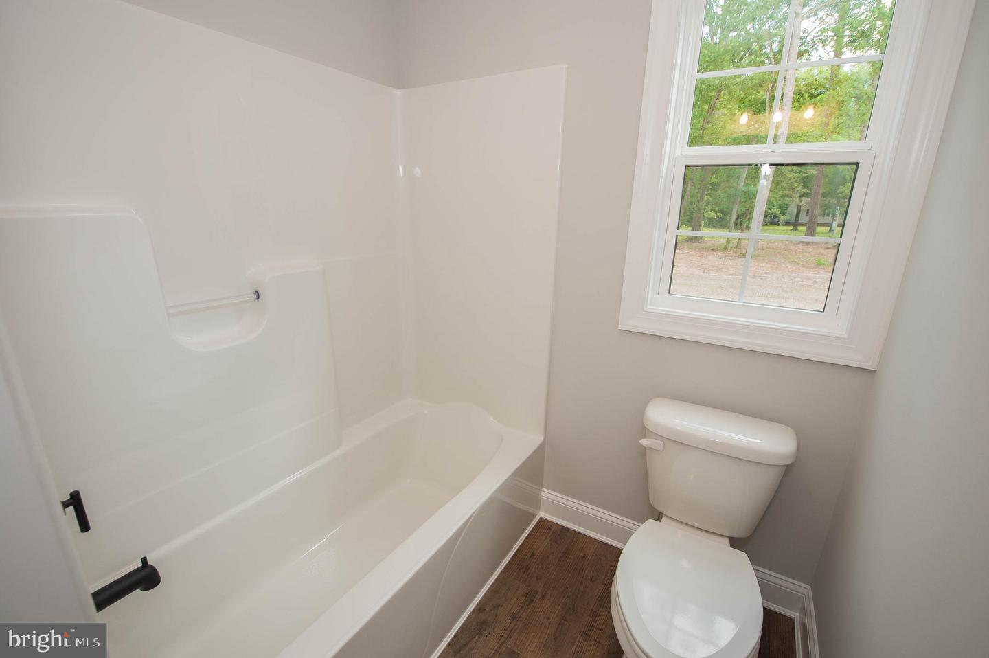 918 S Park Dr Property Photo 36