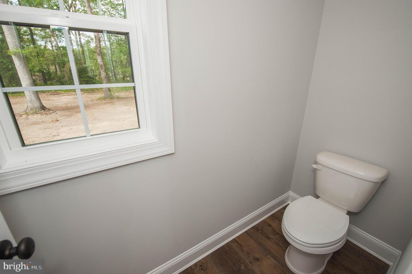 918 S Park Dr Property Photo 45