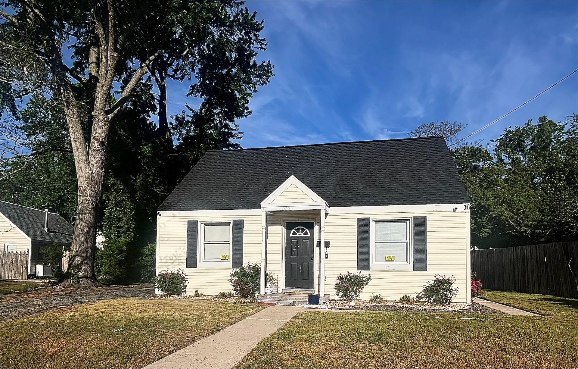1005 Marion St Property Photo 1