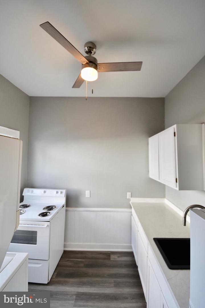 600 Main Street #c Property Photo 4