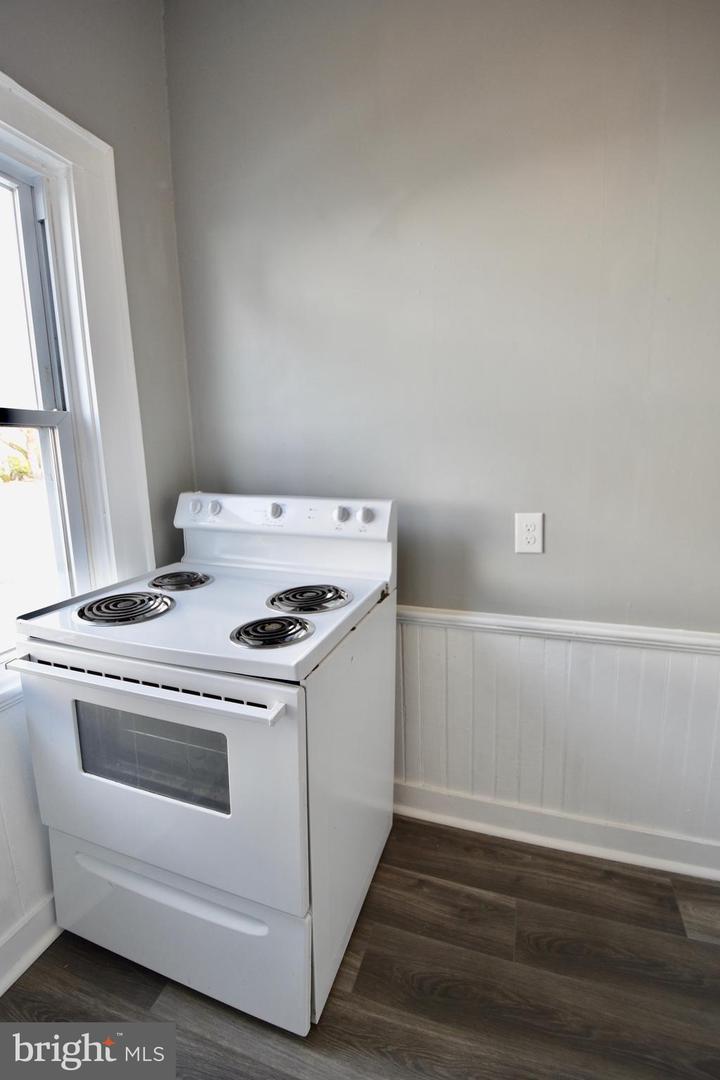 600 Main Street #c Property Photo 8