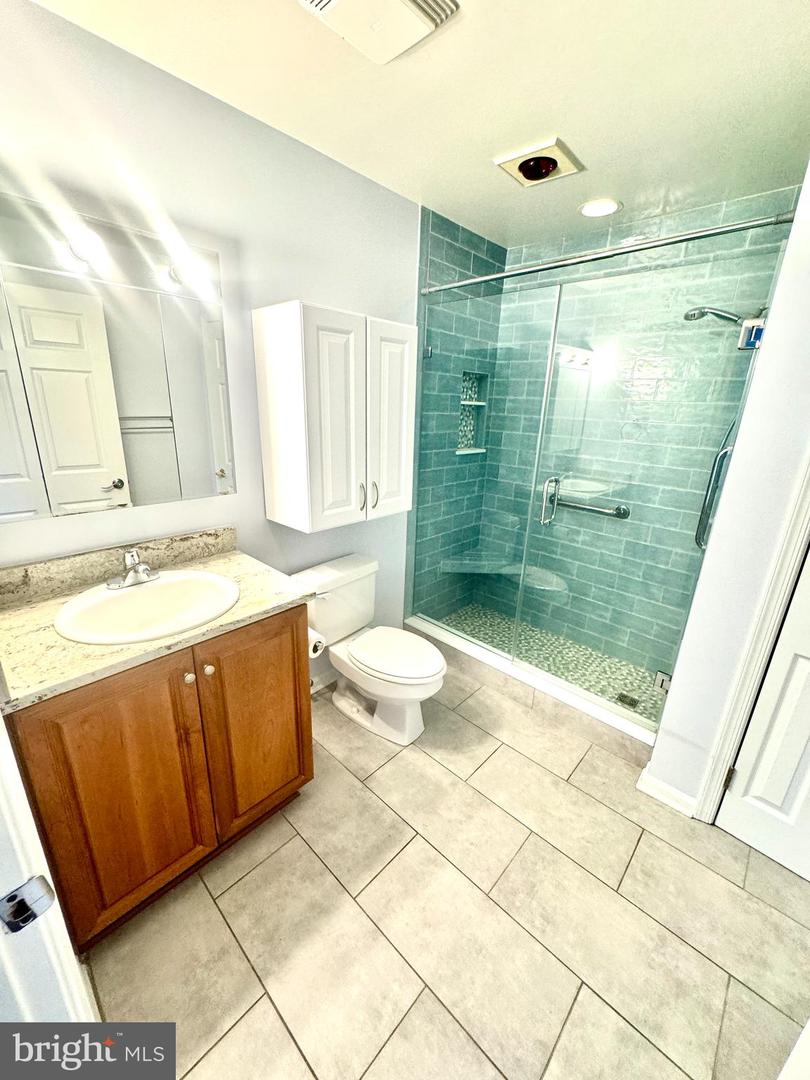 1103 S Schumaker Dr #c-309 Property Photo 15