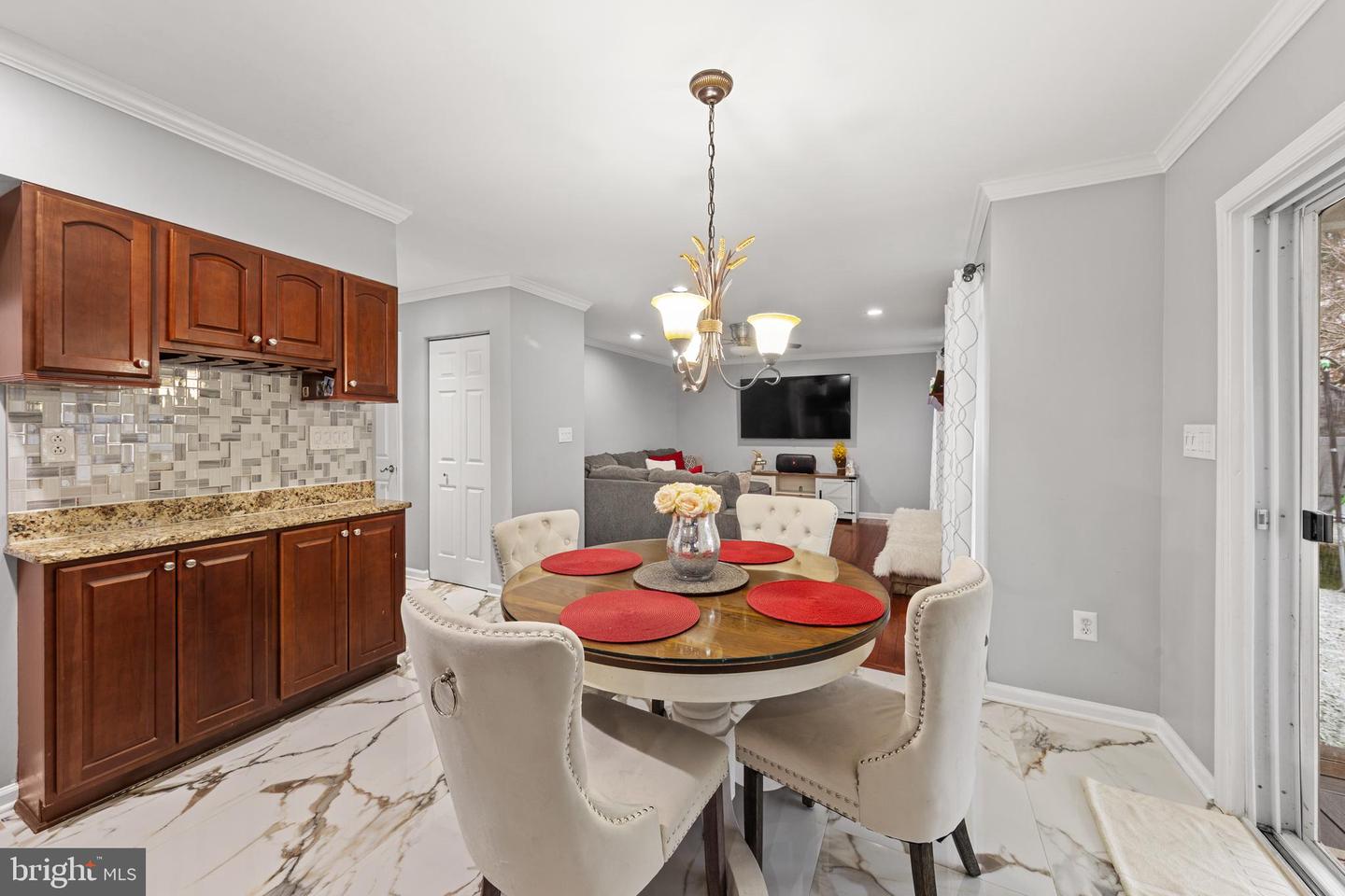 9167 Drawbridge Dr Property Photo 10