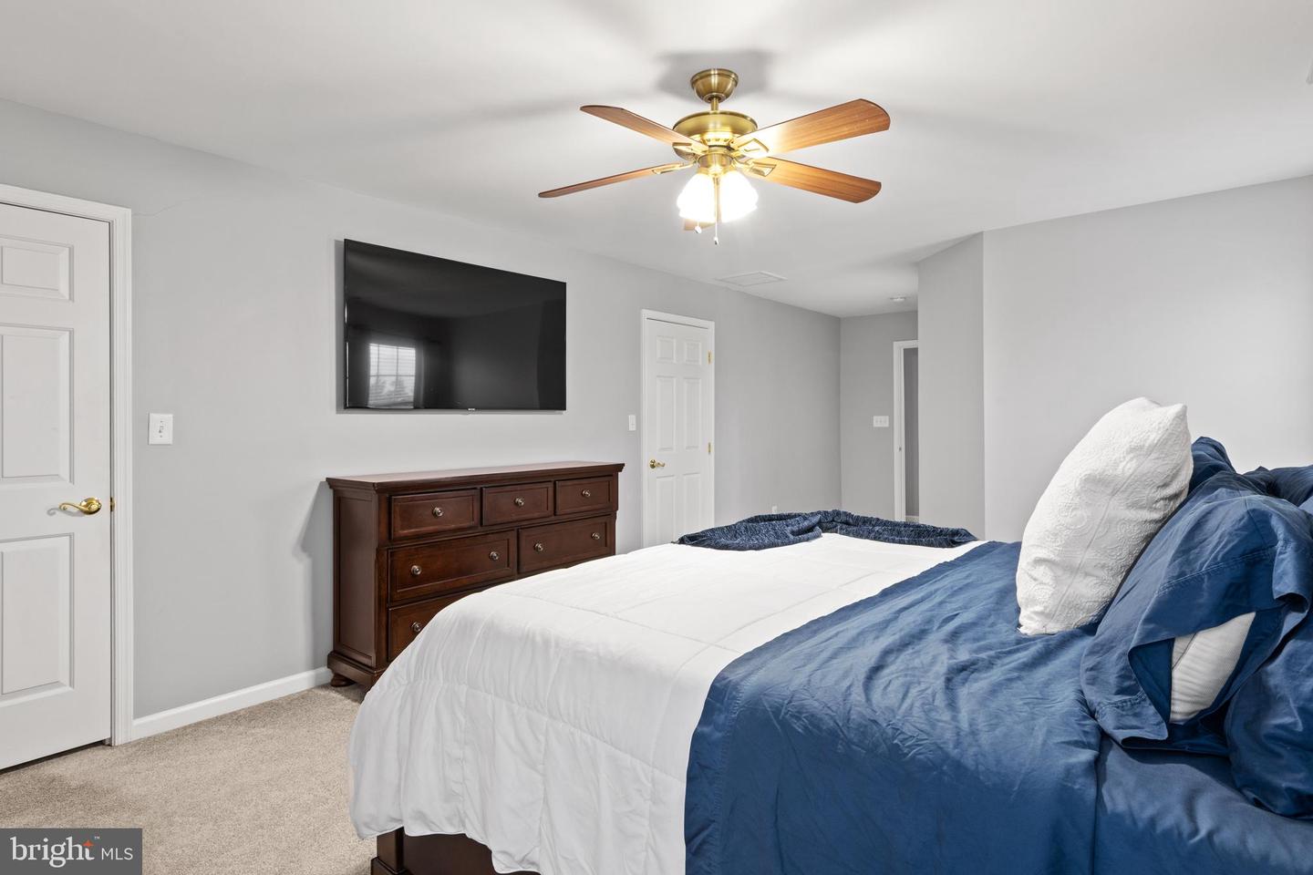 9167 Drawbridge Dr Property Photo 30