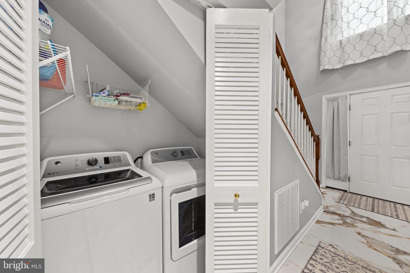 9167 Drawbridge Dr Property Photo 35