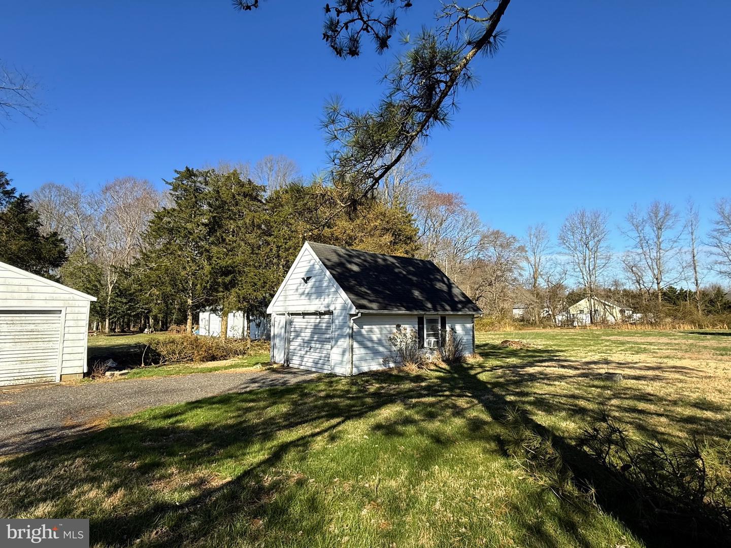 7592 Green Lewis Rd Property Photo 2