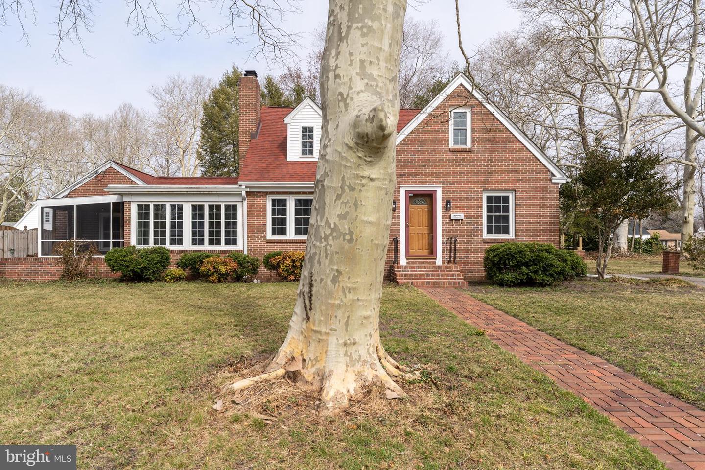 227 Pinehurst Ave Property Photo 4