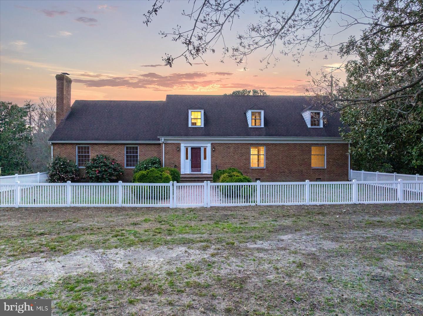 27980 Pemberton Property Photo 1