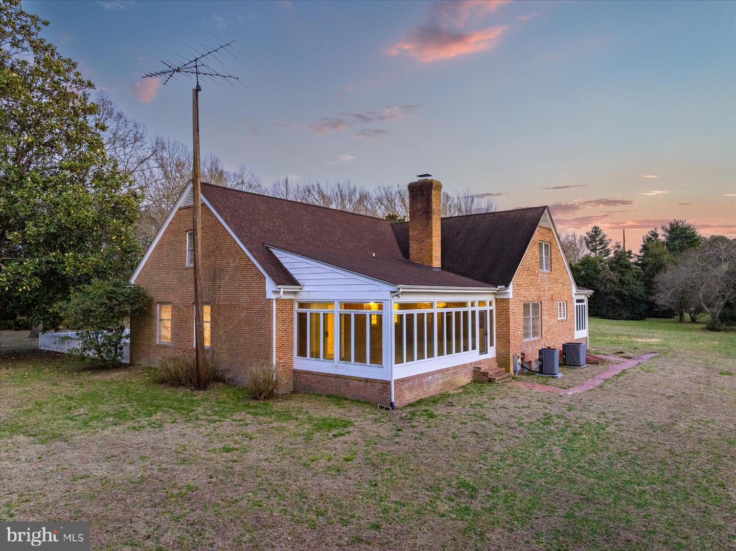 27980 Pemberton Property Photo 4