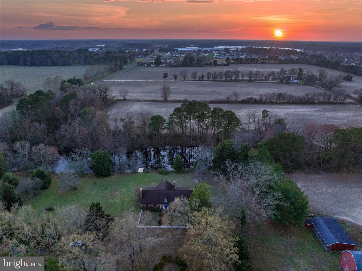 27980 Pemberton Property Photo 6