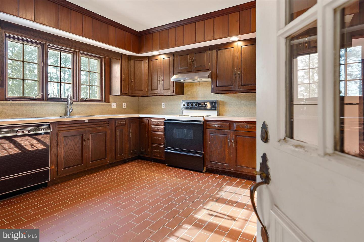 27980 Pemberton Property Photo 28