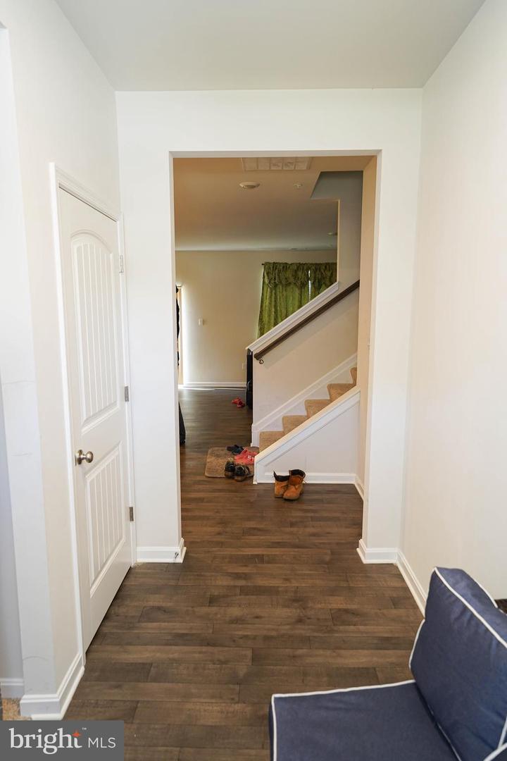 1712 Severn St Property Photo 9