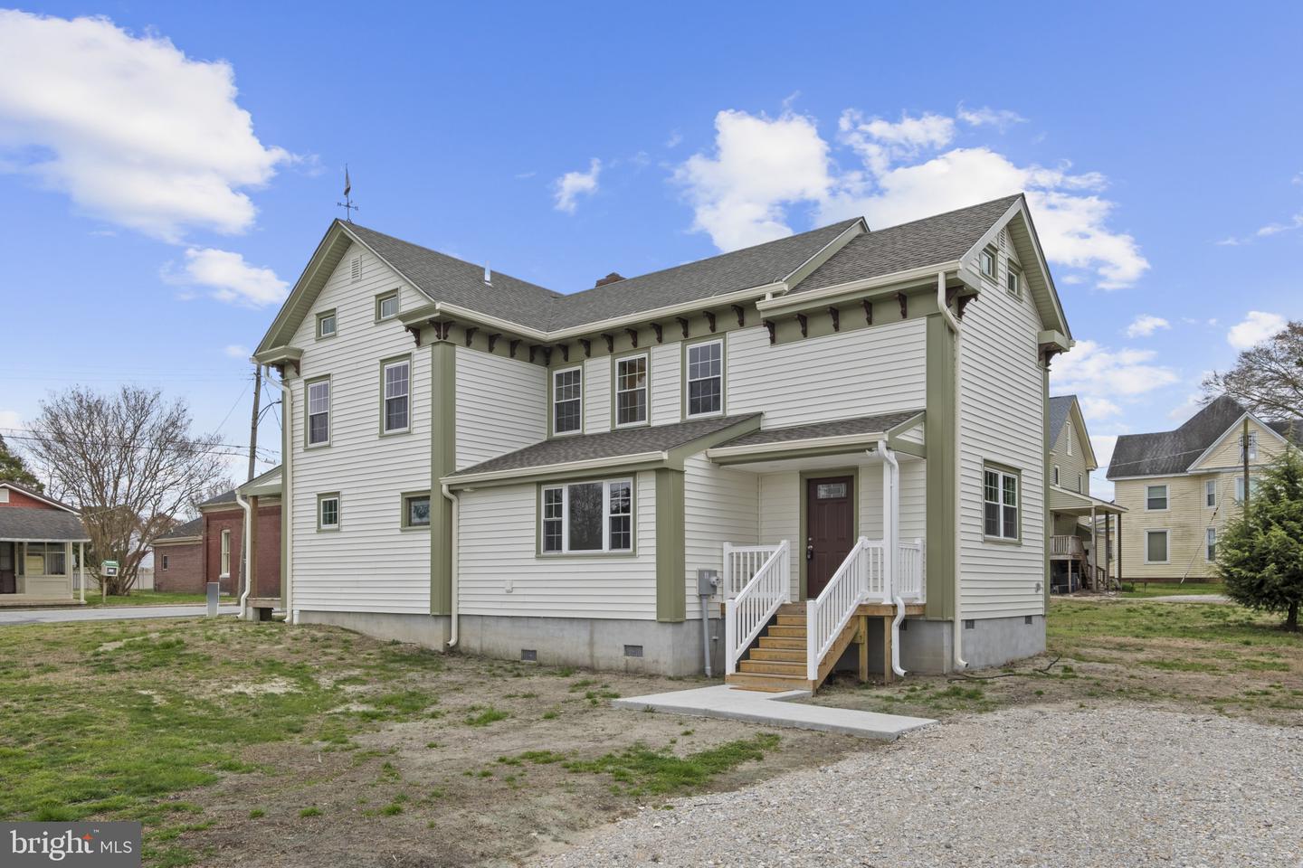 300 Main St Property Photo 4