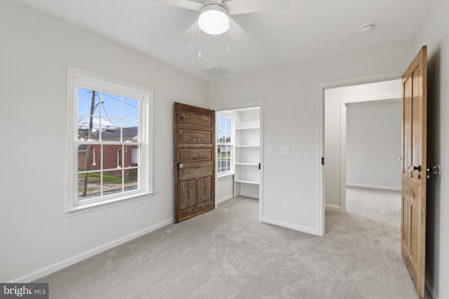 300 Main St Property Photo 40